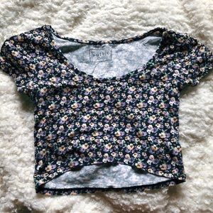 Floral cropped top from Pac Sun by nollie